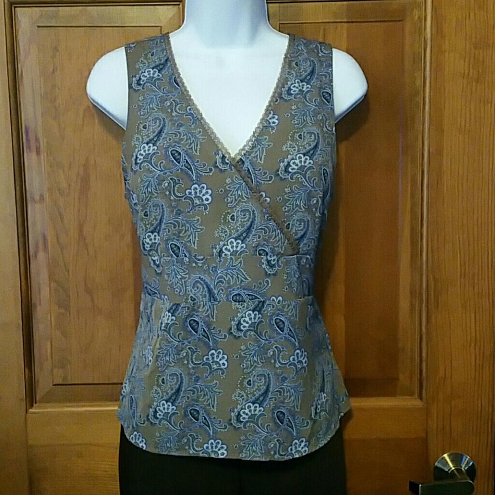 Old Navy sleeveless top - Picture 1 of 5